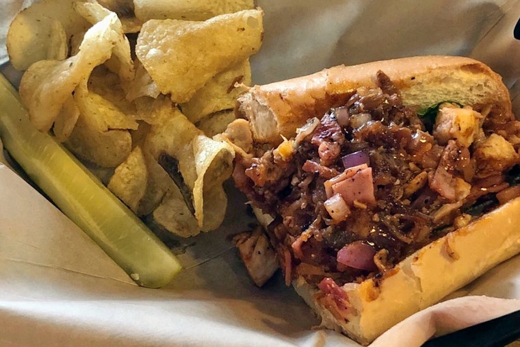 Your guide to the 4 most popular spots in Aurora's Horseshoe Park neighborhood