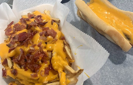 Find hot dogs and more at Squirrel Hill South's new Frankie Bunz