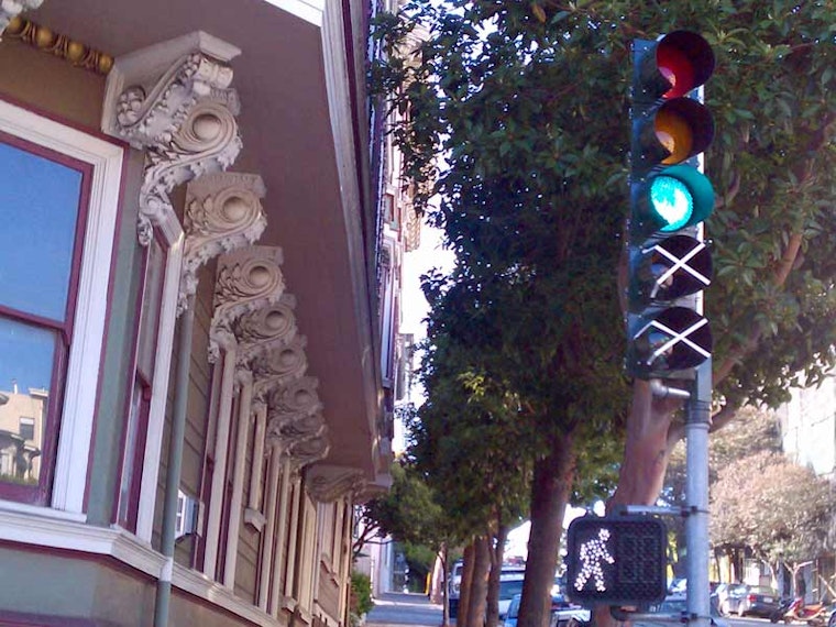 New Traffic Signals Installed to Make Wiggle Safer