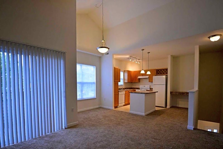 What will $800 rent you in Southdale, this month?