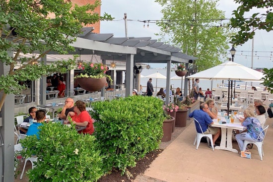 Raw Bar brings seafood and more to Canton