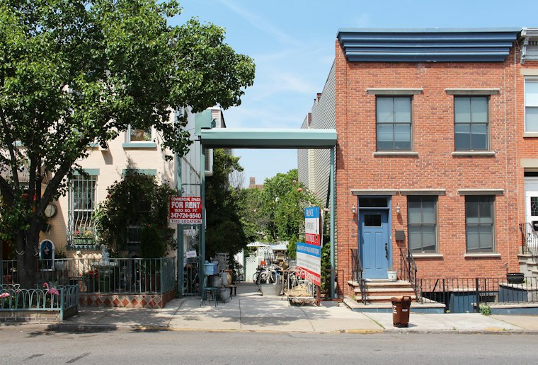 Tiny French Flea Fits in a Brooklyn Alleyway