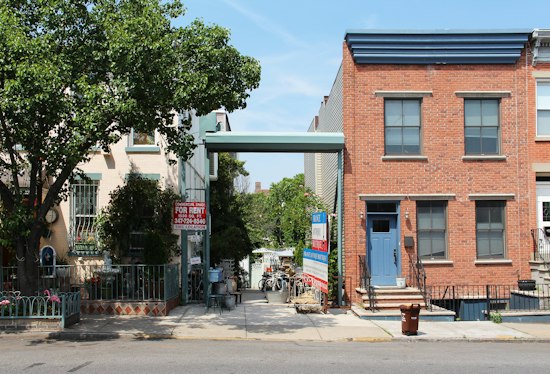 Tiny French Flea Fits in a Brooklyn Alleyway