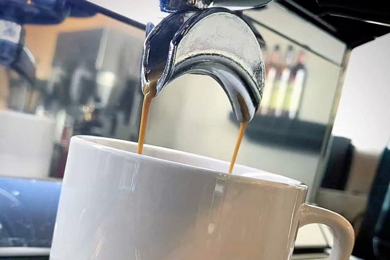 17 Hands Coffee Robin Simmons Bakery brings desserts and more to Mears Corner