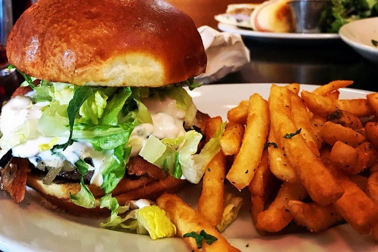 Explore the 4 top spots in Indianapolis's Meridian Kessler neighborhood