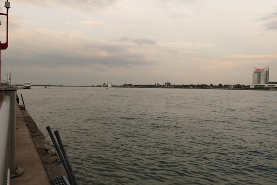 Top Detroit news: Rising river threatens homes; vacant houses boarded up amid hunt for killer; more