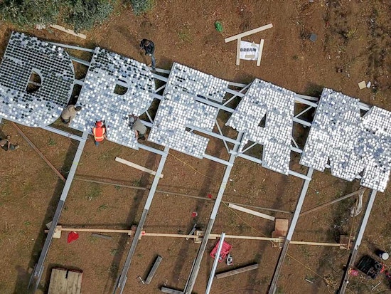 New Bernal Heights Artwork Inspires Residents, Commuters to 'Dream'