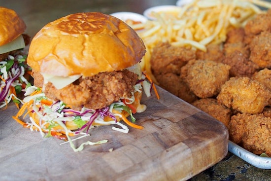 New chicken shop Q's Chicken now open in Panorama City