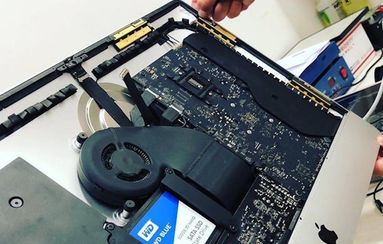 New smartphone and computer repair spot Smart Fix now open in Southfork