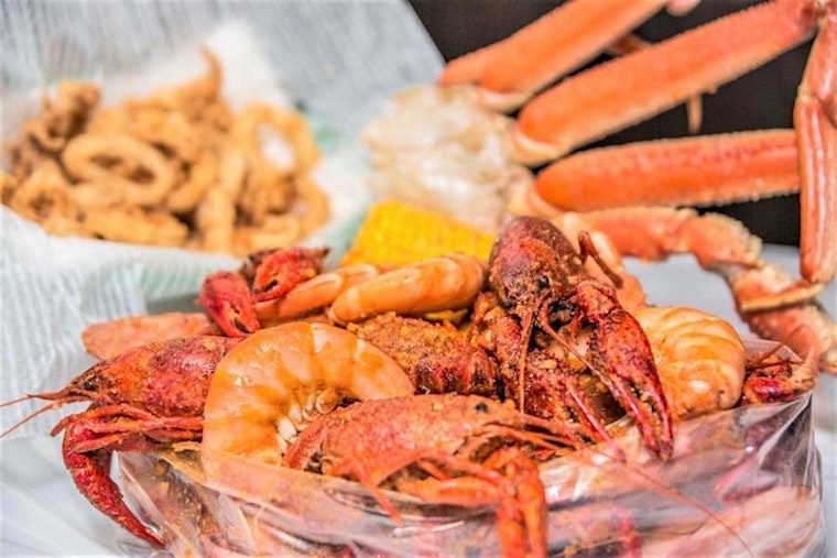 New Cajun/Creole spot The Juicy Seafood debuts in Aurora
