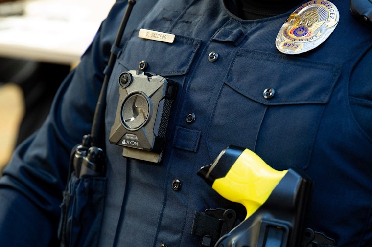 Top Phoenix news: Facing boos, Phoenix chief promises change; man who punched TSA agents impaired