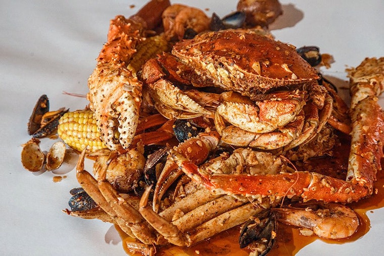 Explore the 5 top spots in Columbus's Olentangy Commons neighborhood