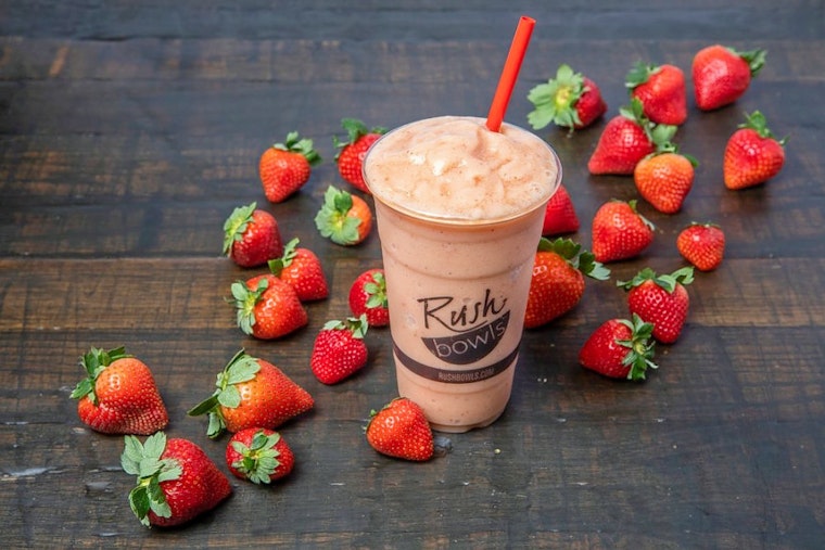 New Rush Bowls location makes North Charlotte debut