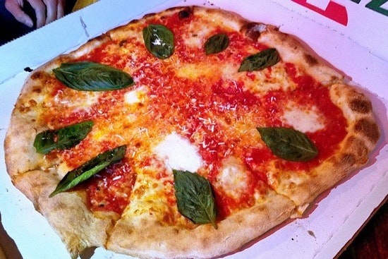 'Oakwood Pizza Box' Brings Slices And Pies To Oakwood
