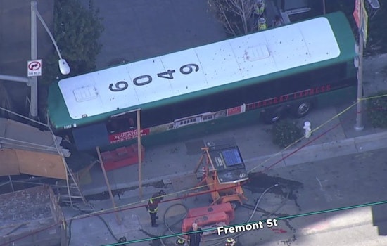 4 Injured After AC Transit Bus Collision In SoMa