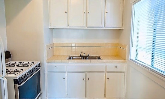 Renting in Los Angeles: What will $1,300 get you?
