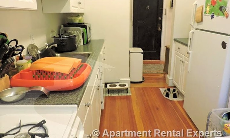 What will $2,400 rent you in Mid-Cambridge, this month?