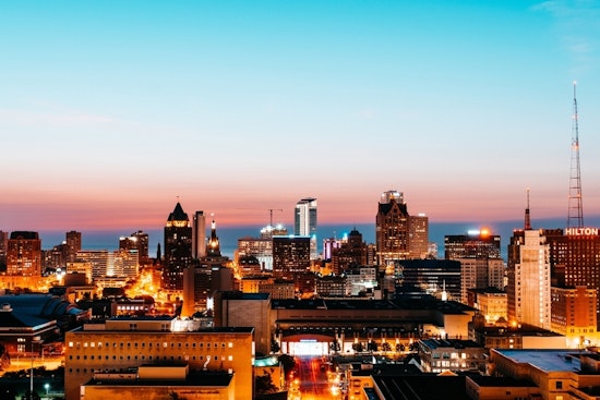Top Milwaukee news: Fearing he was about to be robbed, man accidentally shoots himself; more