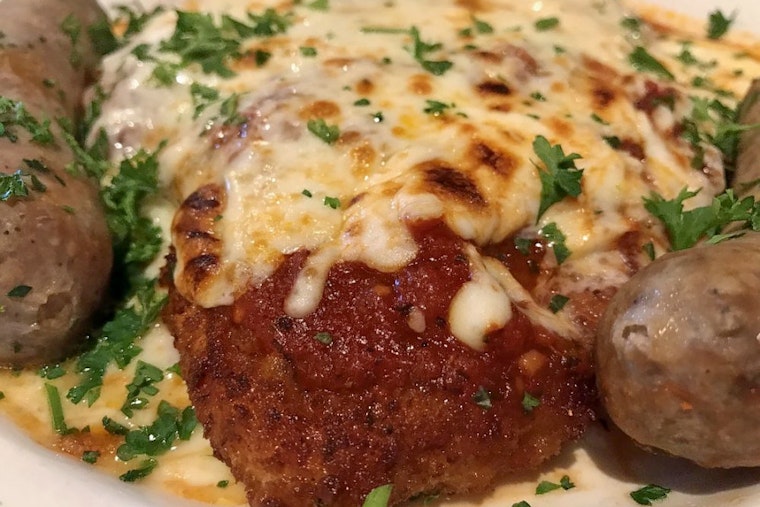 Your guide to the 5 top spots in New Orleans' East Carollton neighborhood