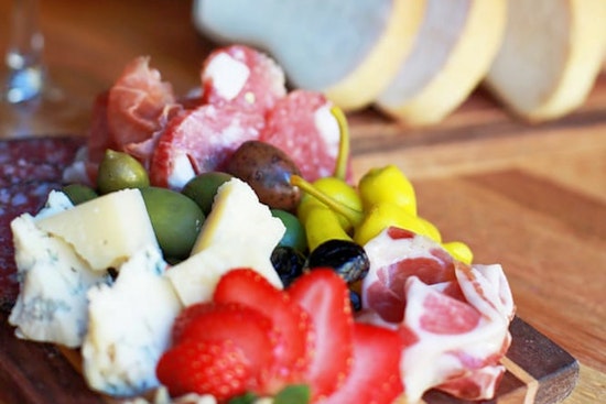 Your guide to the 3 most popular spots in Milwaukee's Downer Woods neighborhood