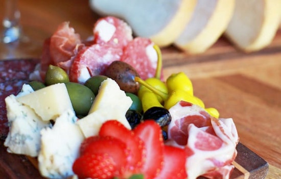 Your guide to the 3 most popular spots in Milwaukee's Downer Woods neighborhood