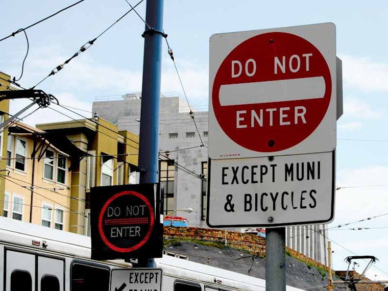 SUV Drives Into Duboce Tunnel, Muni Service Suspended
