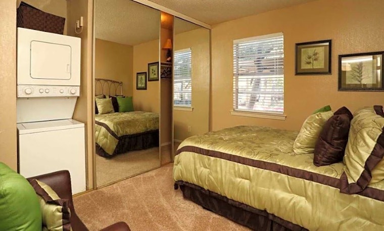 What will $900 rent you in North Arlington, this month?