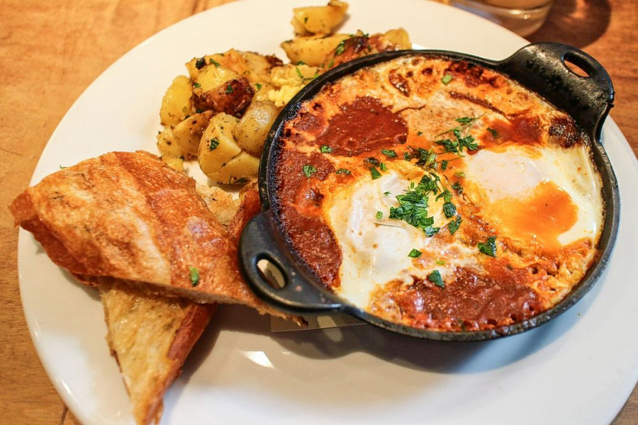 Check out the 5 top spots in Oakland's Jack London Square neighborhood