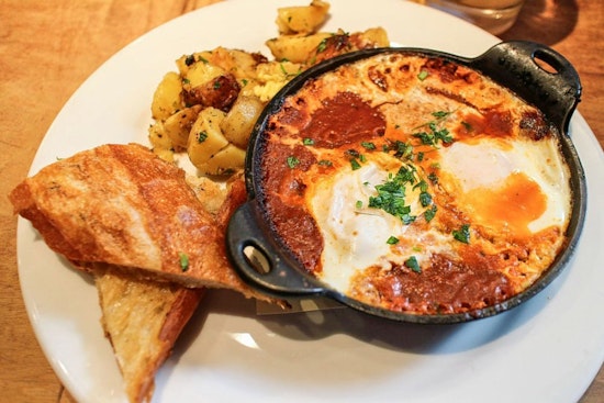 Check out the 5 top spots in Oakland's Jack London Square neighborhood
