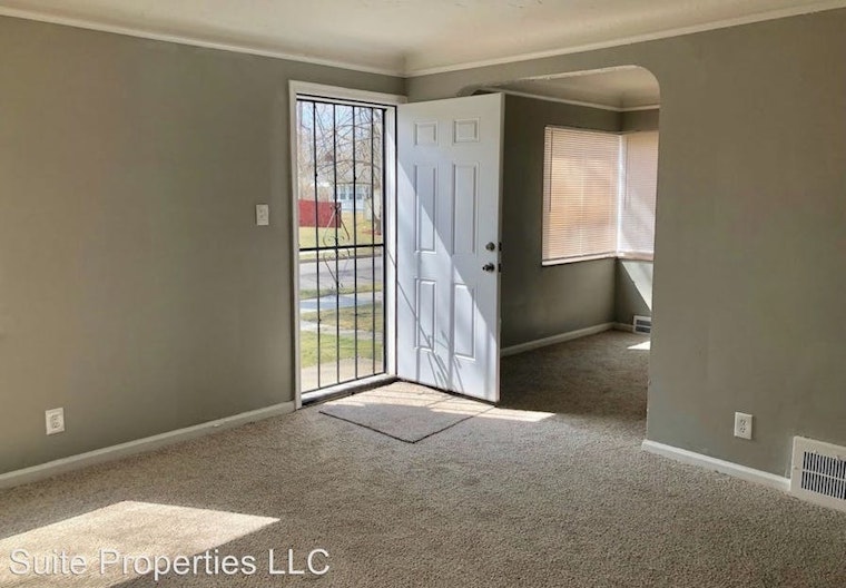 Renting in Detroit: What will $900 get you?