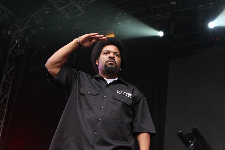 Top Charlotte news: Fire forces lunch crowd from Mama Ricotta’s; Ice Cube brings Big 3 to town; more