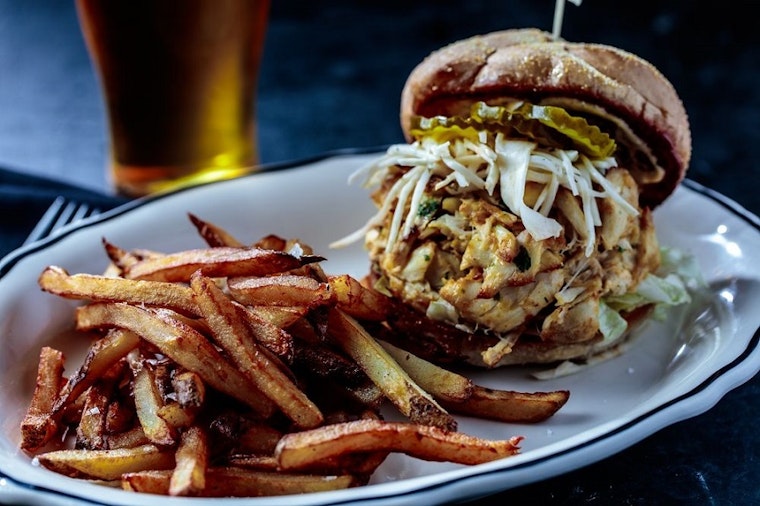 Loch Bar brings seafood fare to the River Oaks area