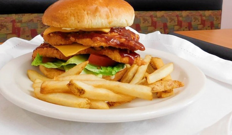 HFC Halal Fried Chicken and Seafood makes West Rogers Park debut with comfort food and more
