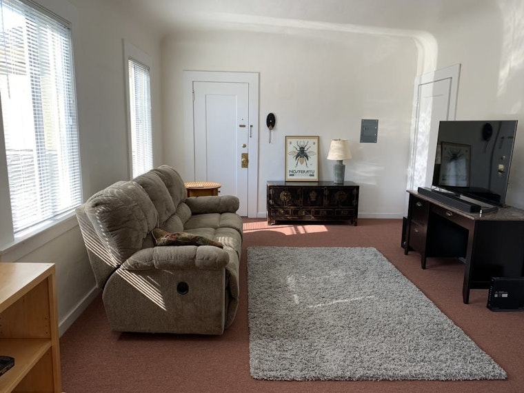 The cheapest apartment rentals in Adams Point, Oakland