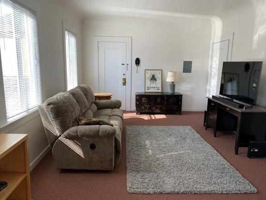 The cheapest apartment rentals in Adams Point, Oakland