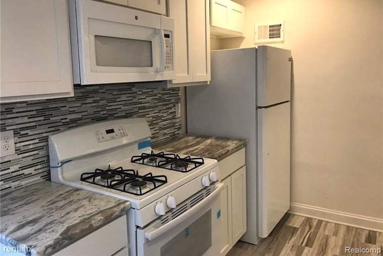 What will $800 rent you in Bagley right now?