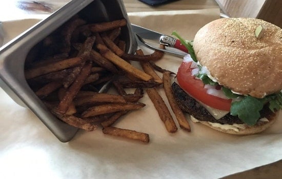 New American spot Brewer’s Kitchen opens its doors in North Hyde Park