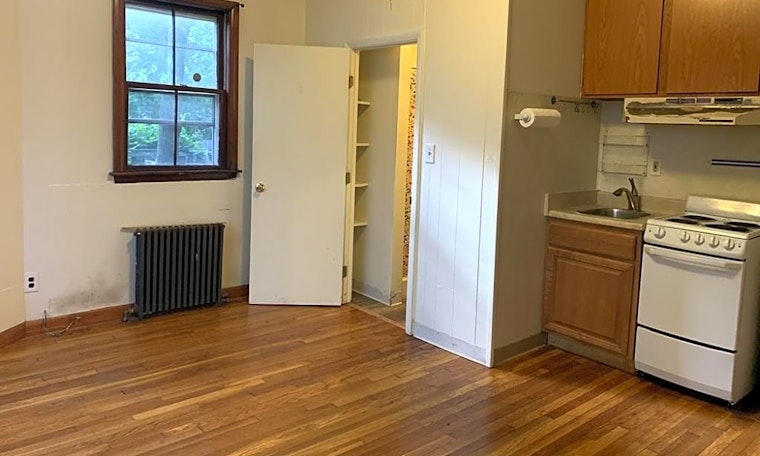 The lowest priced apartment rentals in Mid-Cambridge, Cambridge