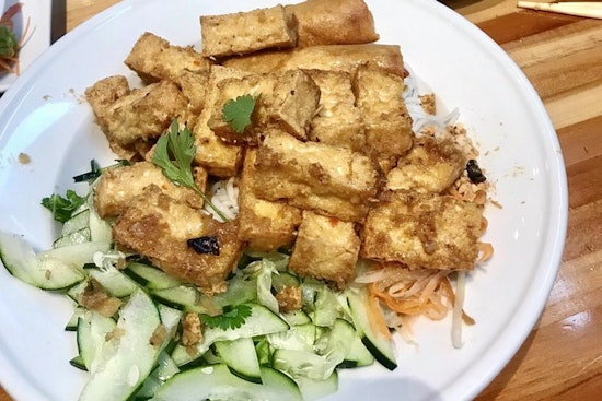 New River Oaks-Kirby-Balmoral Vietnamese spot Pho and Sushi Bistro opens its doors