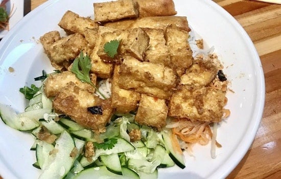 New River Oaks-Kirby-Balmoral Vietnamese spot Pho and Sushi Bistro opens its doors