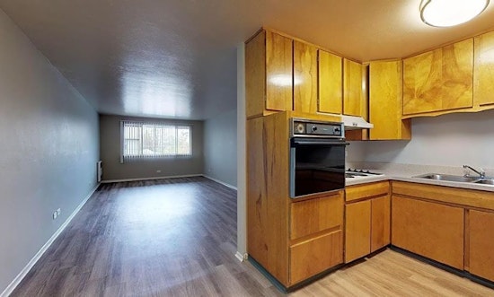 Renting in Aurora: What's the cheapest apartment available right now?