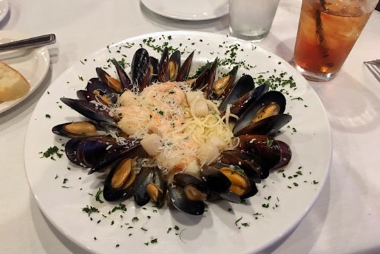 Check out the 4 top spots in Louisville's Rock Creek Lexington Road neighborhood