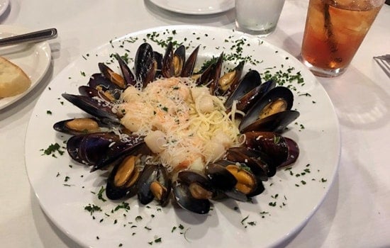 Check out the 4 top spots in Louisville's Rock Creek Lexington Road neighborhood