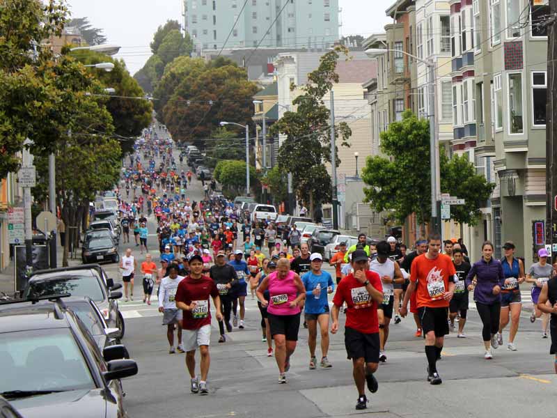 Scenes From the SF Marathon in the Lower Haight