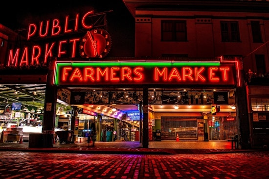 Top Seattle news: Local restaurant chain files bankruptcy; naked suspect arrested in stabbing; more