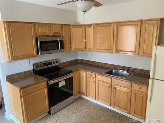 What will $1,600 rent you in Flagami, today?