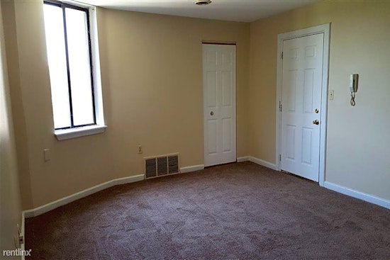 Renting in Detroit: What will $800 get you?
