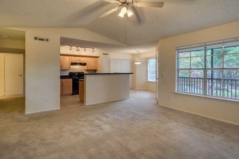 Renting in Jacksonville: What will $900 get you?