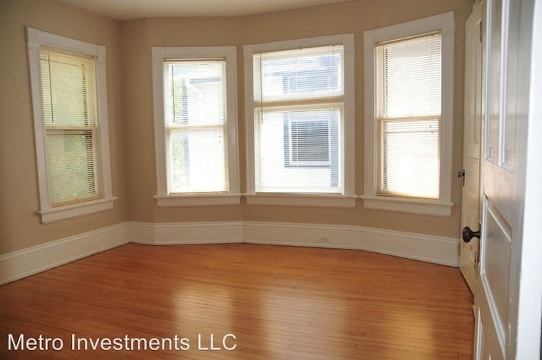 What will $1,100 rent you in Murray Hill, today?