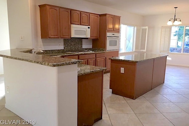 What will $1,900 rent you in Anthem, this month?